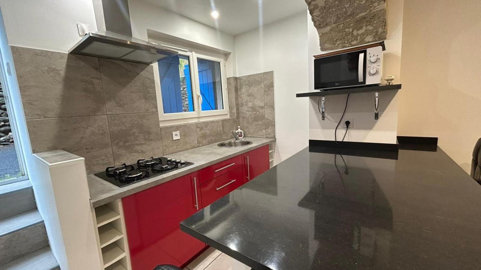 Appartement Paisible Entre Terre Et Mer Cabrieres  Luaran gambar